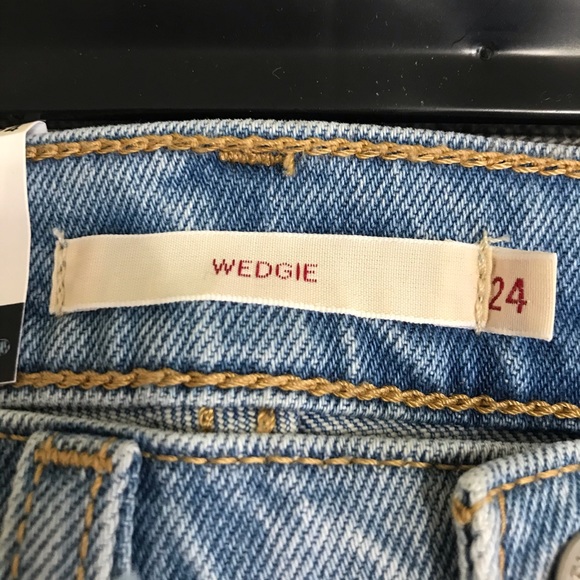 Levi’s Wedgie Icon Fit Tango Talks - Picture 6 of 9